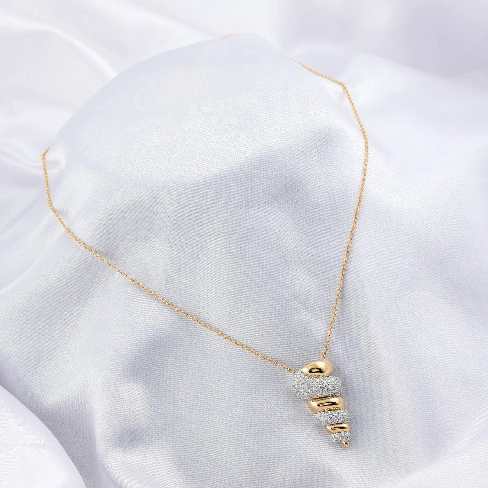 18K Solid Yellow Gold Necklace with 1.55 ct SI/H Diamond Pendant