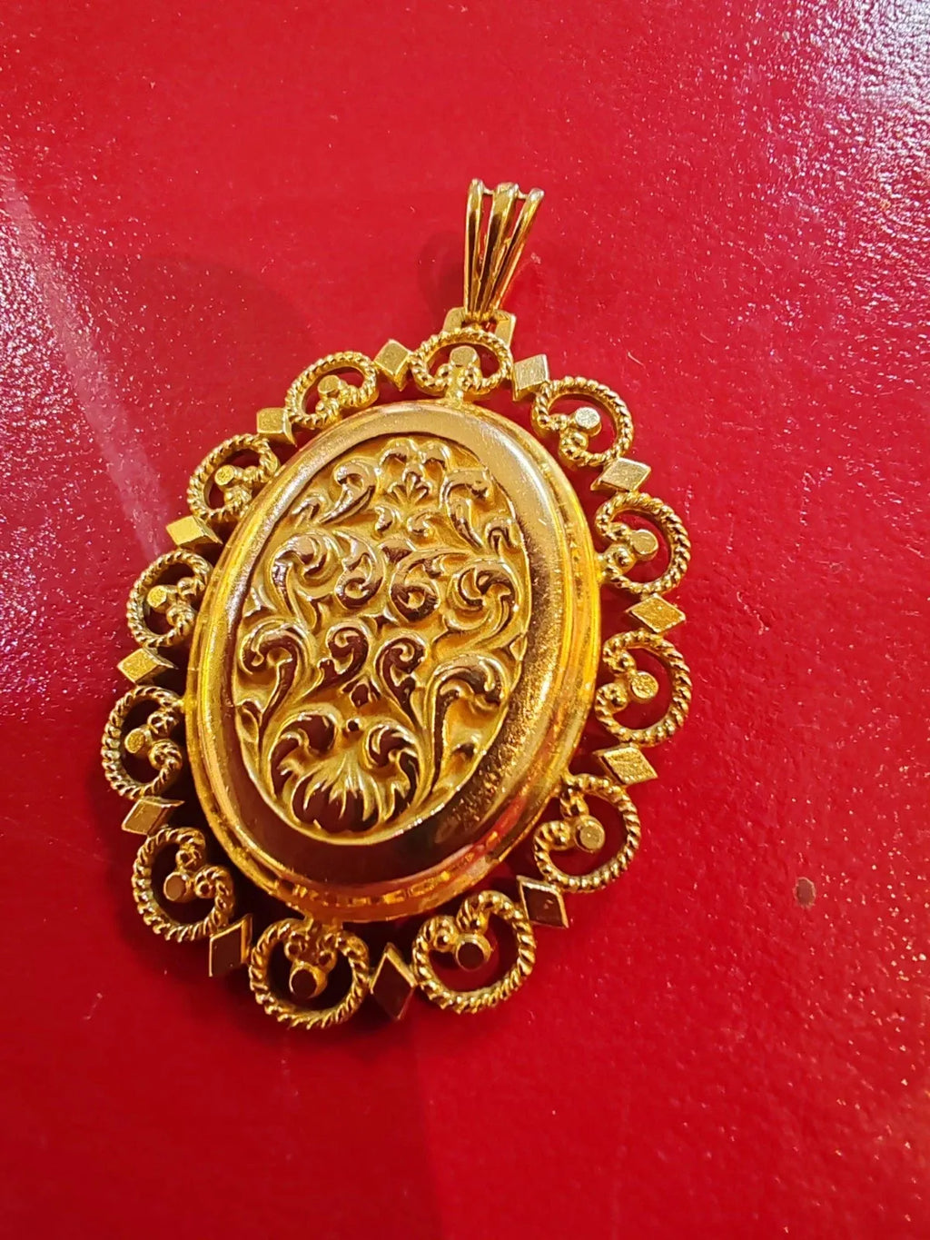 Antique 18K gold locket