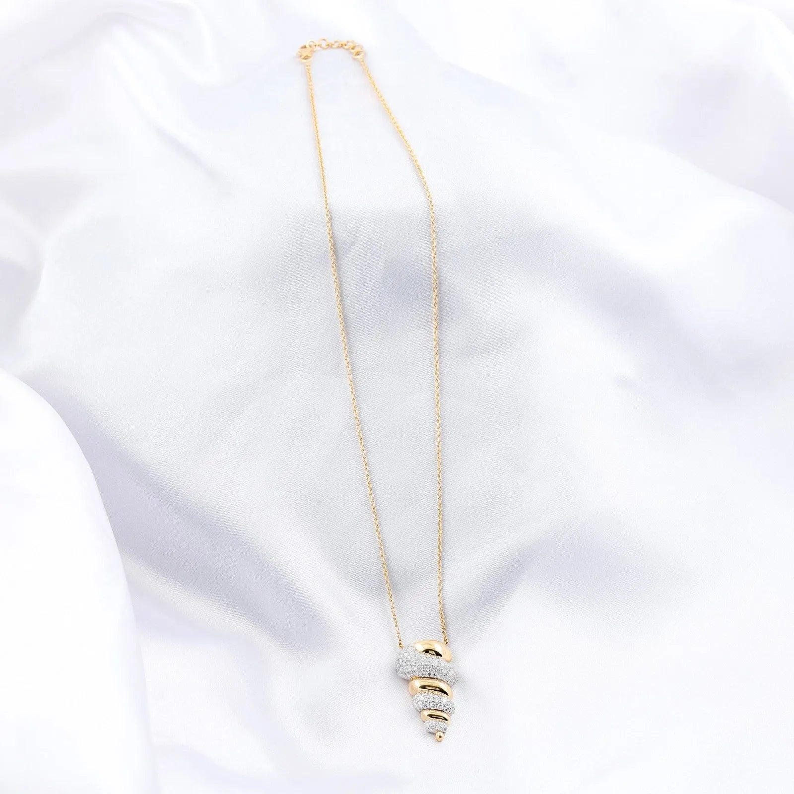 18K Solid Yellow Gold Necklace with 1.55 ct SI/H Diamond Pendant