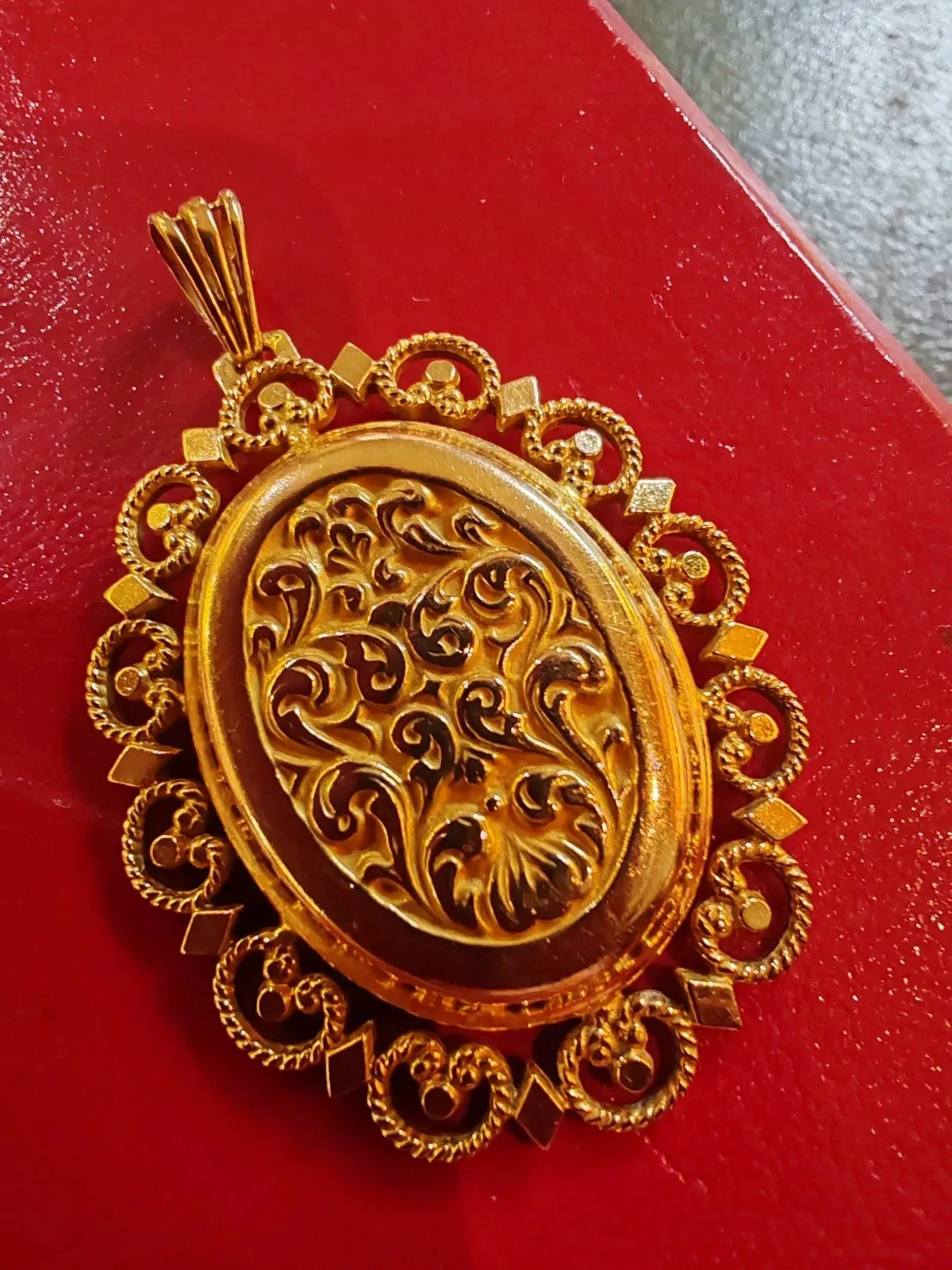 Antique 18K gold locket
