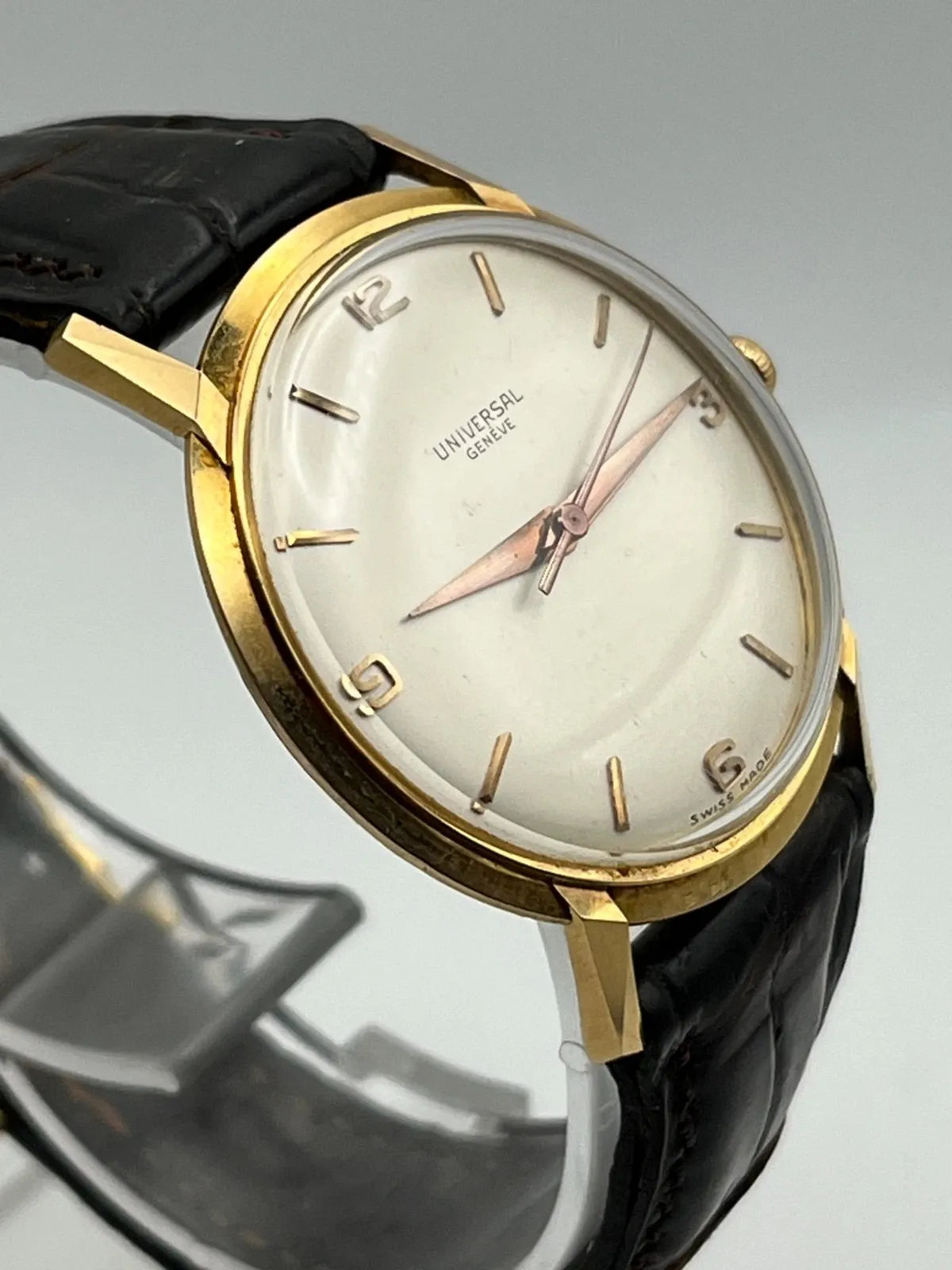 Universal Genève - 18k Yellow Gold Calatrava - Caliber 1005 - Vintage Mechanical Watch