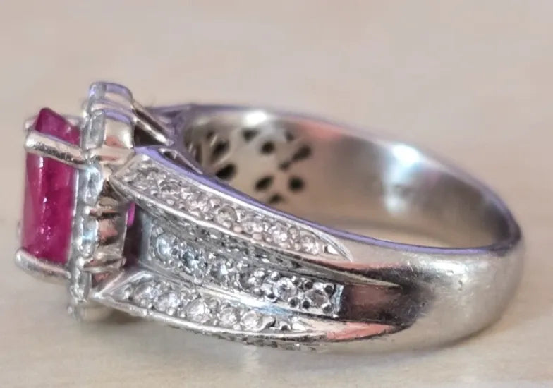 OLD PLATINUM 950% RING RUBY AND DIAMONDS