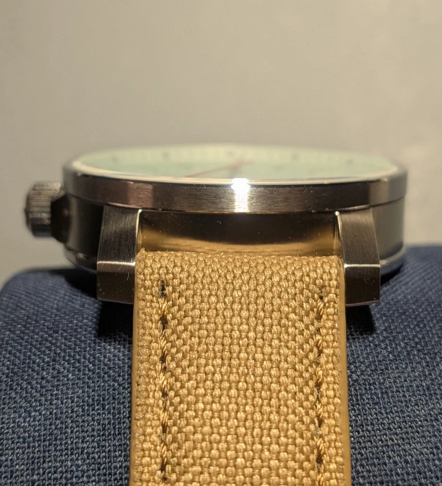 Mühle Glashütte 29ER, new condition, with sand-colored textile strap_M1-25-29-CB