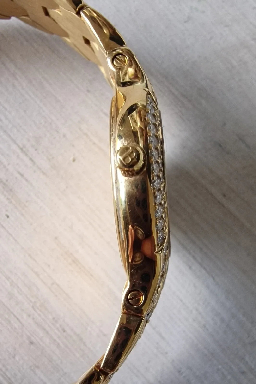 Ladies' Bucherer Medea yellow gold watch with diamond setting, 1997