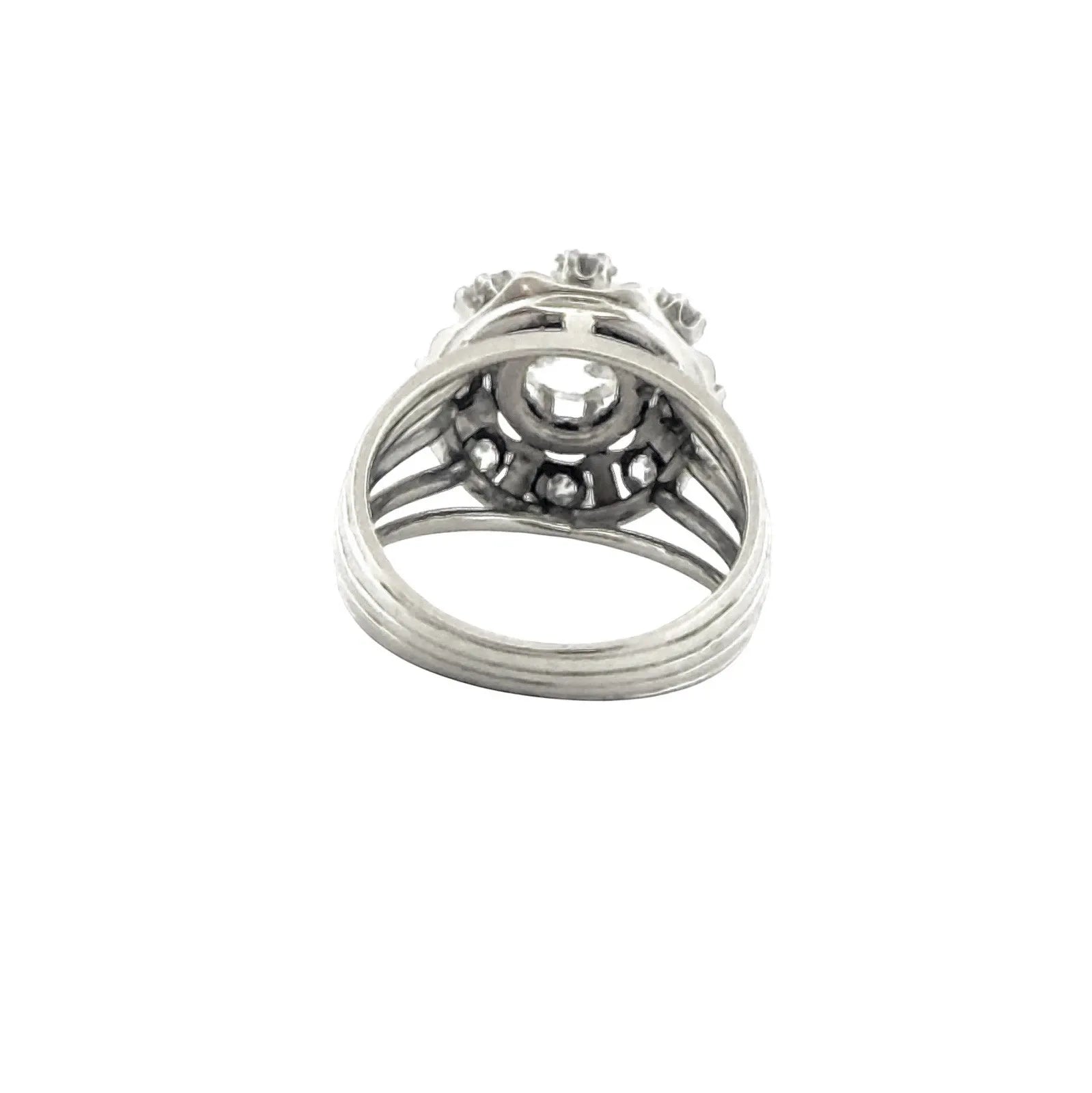 Antique ring in 18K white gold and diamonds