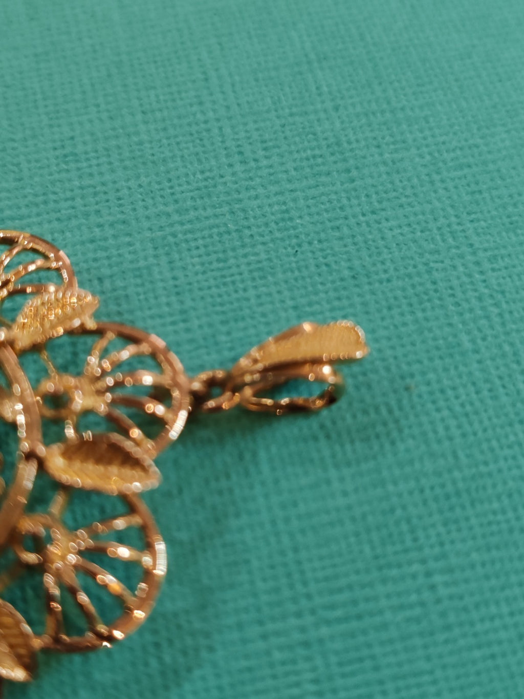 Antique 18K yellow gold pendant