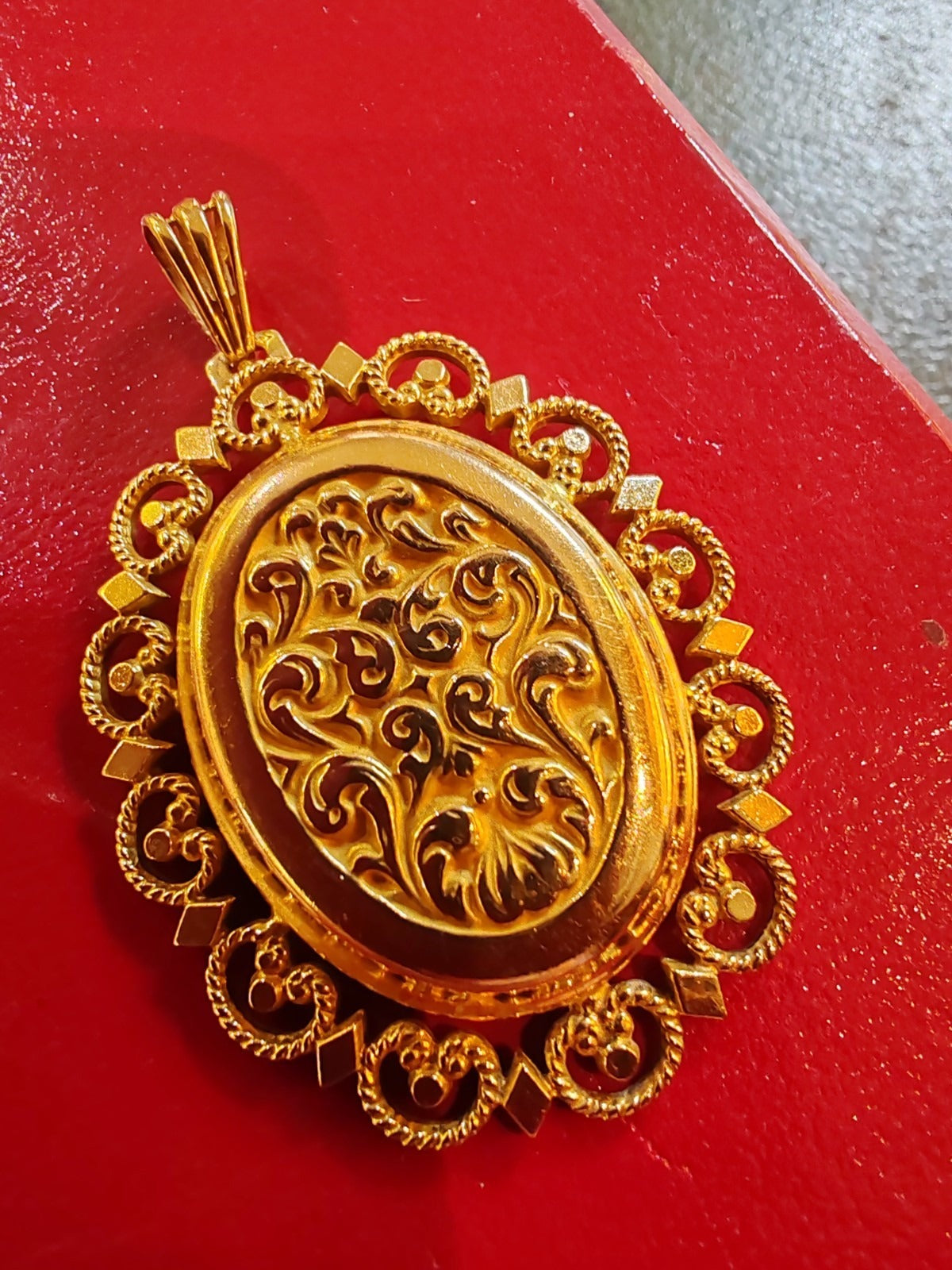 Antique 18K gold locket