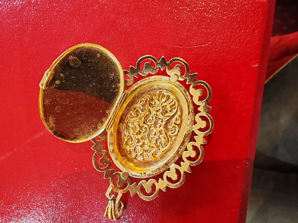 Antique 18K gold locket