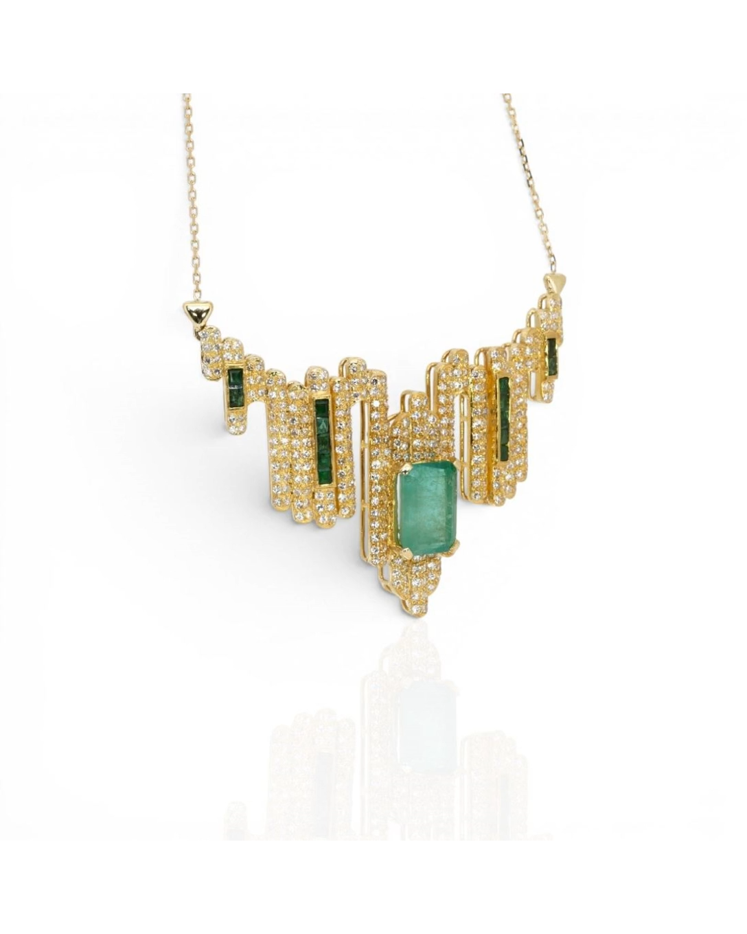 18K Yellow Gold Emerald Charm Necklace Natural 5.11 carats IGI Certified