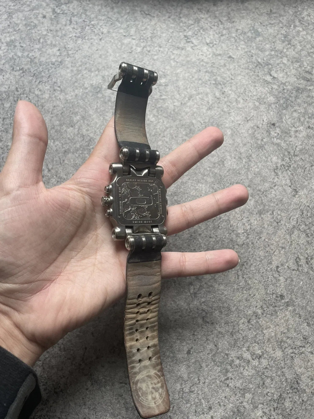 Oakley Minute Machine Time Tank Titanium 2000s Vintage Cyber Y2K Avant-Garde