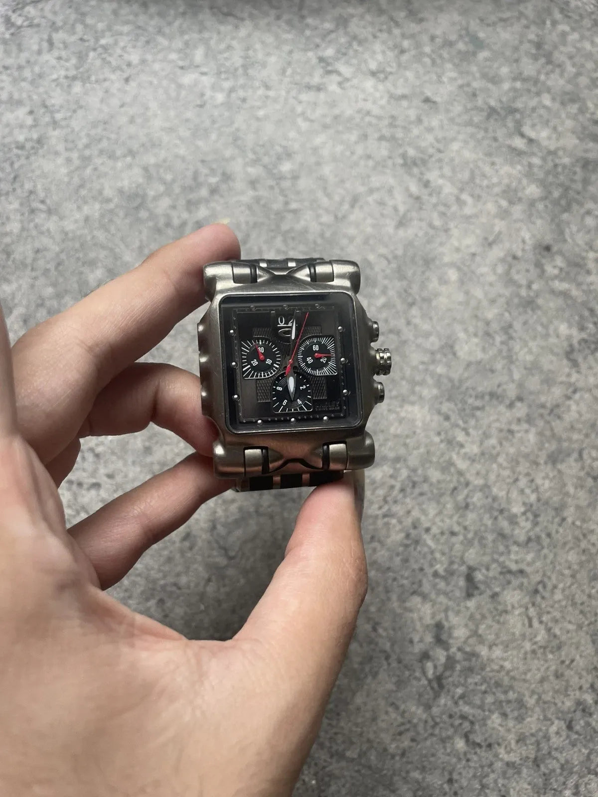 Oakley Minute Machine Time Tank Titanium 2000s Vintage Cyber Y2K Avant-Garde