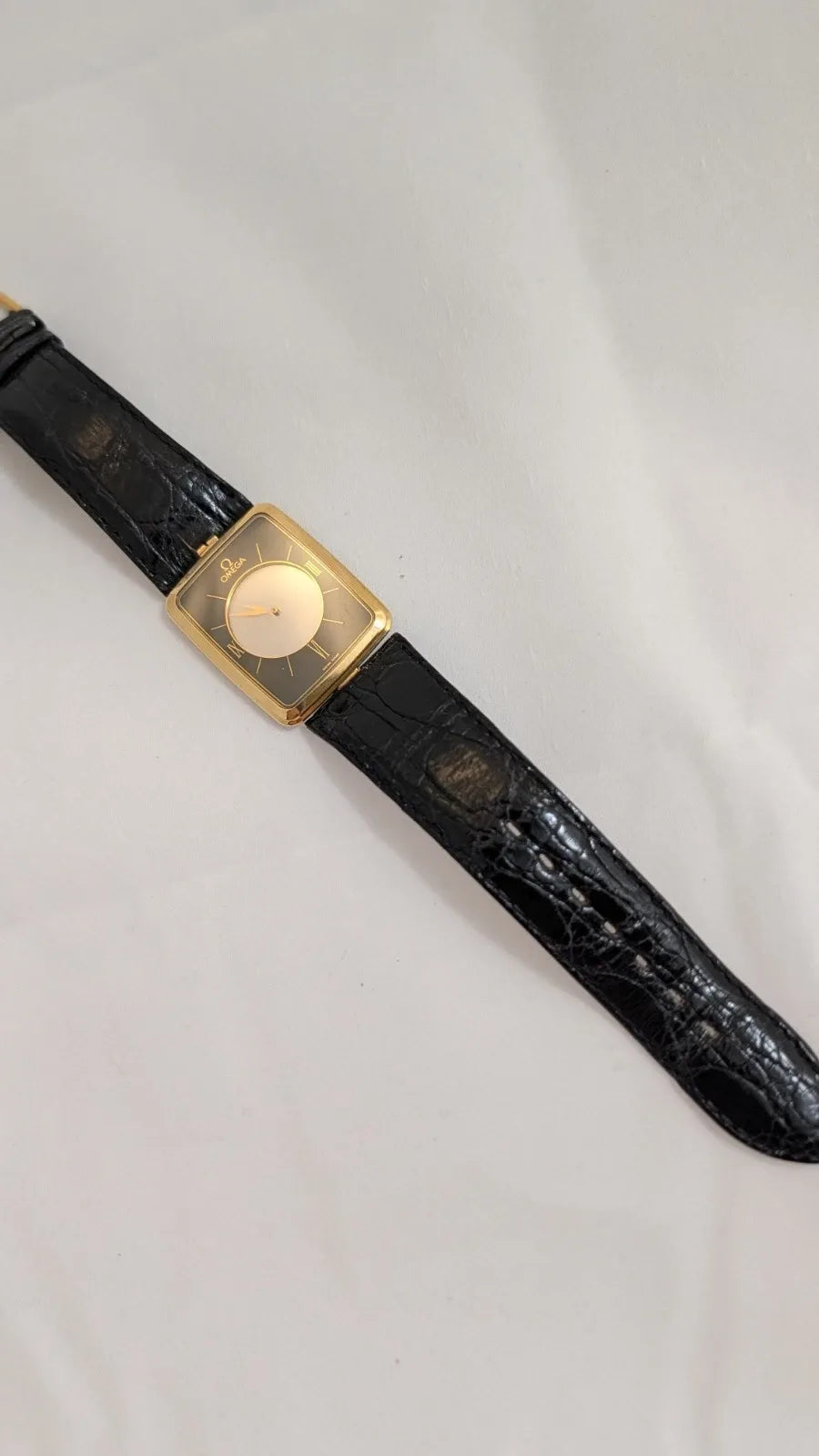 RARE OMEGA LA MAGIQUE SCARFACE 18K YELLOW GOLD QUARTZ WATCH 191.8523