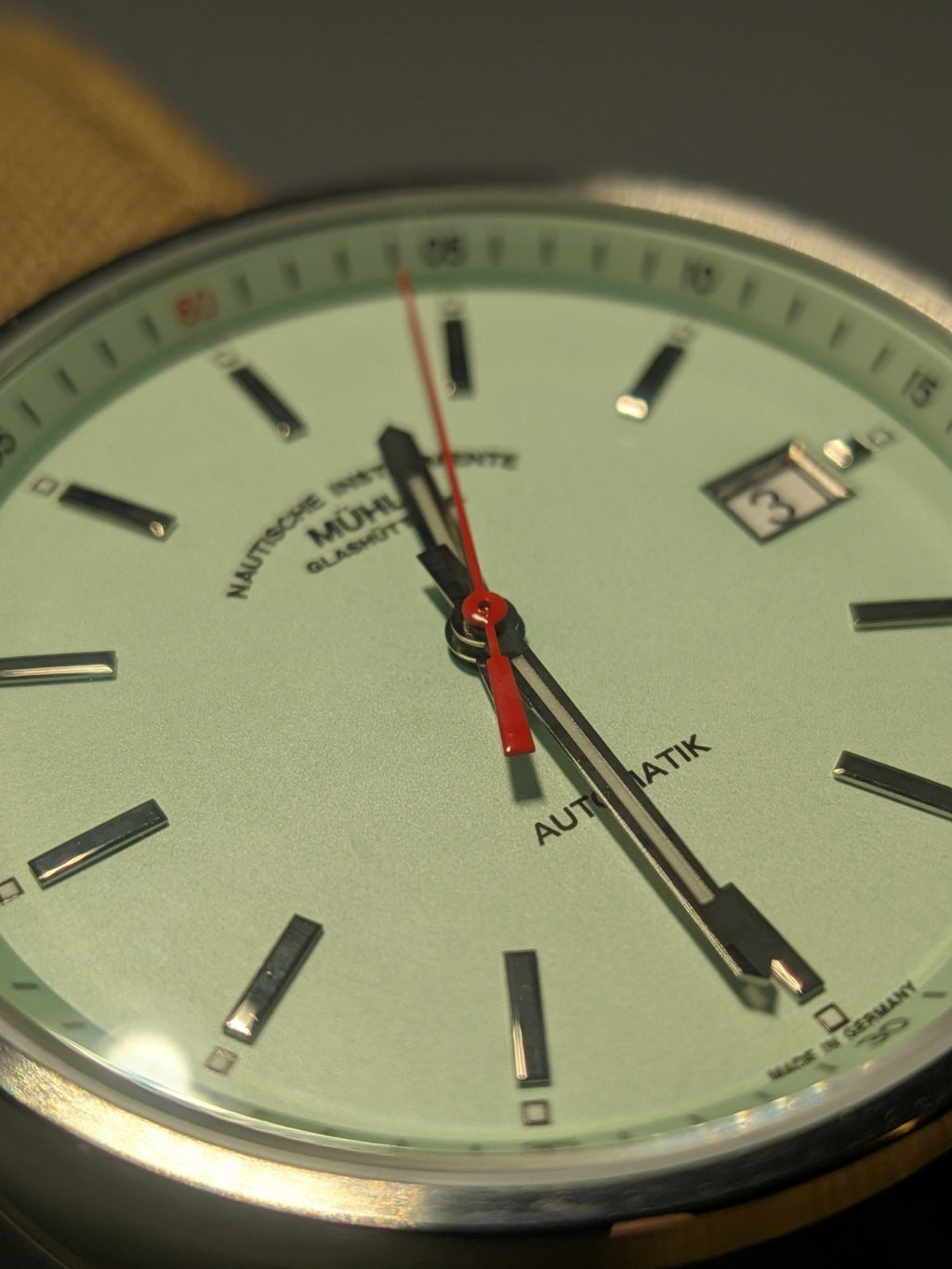 Mühle Glashütte 29ER, new condition, with sand-colored textile strap_M1-25-29-CB