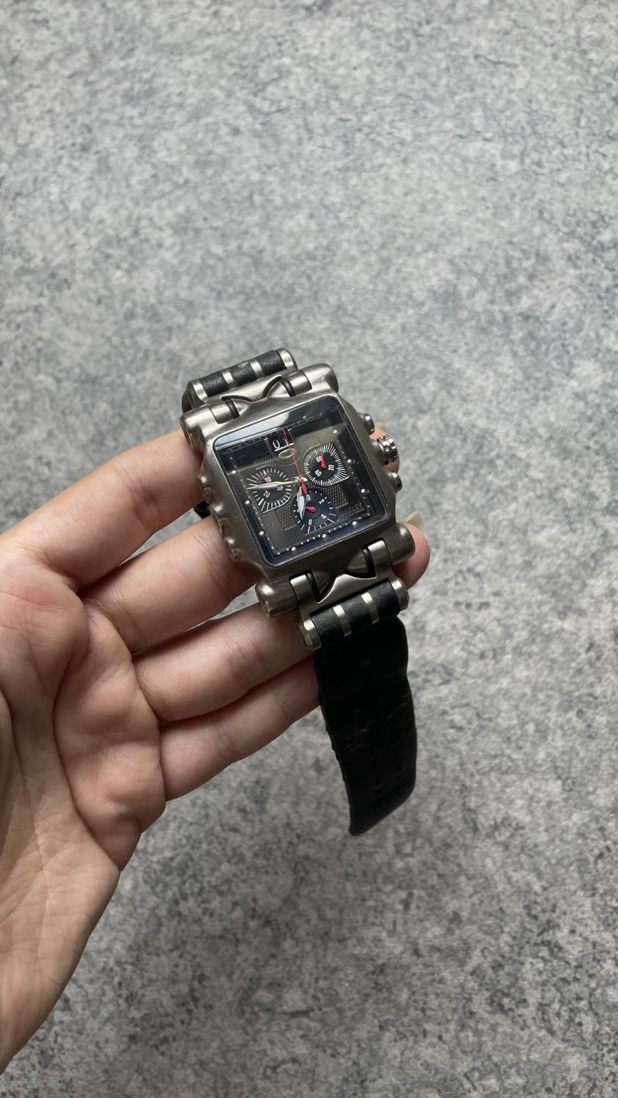 Oakley Minute Machine Time Tank Titanium 2000s Vintage Cyber Y2K Avant-Garde