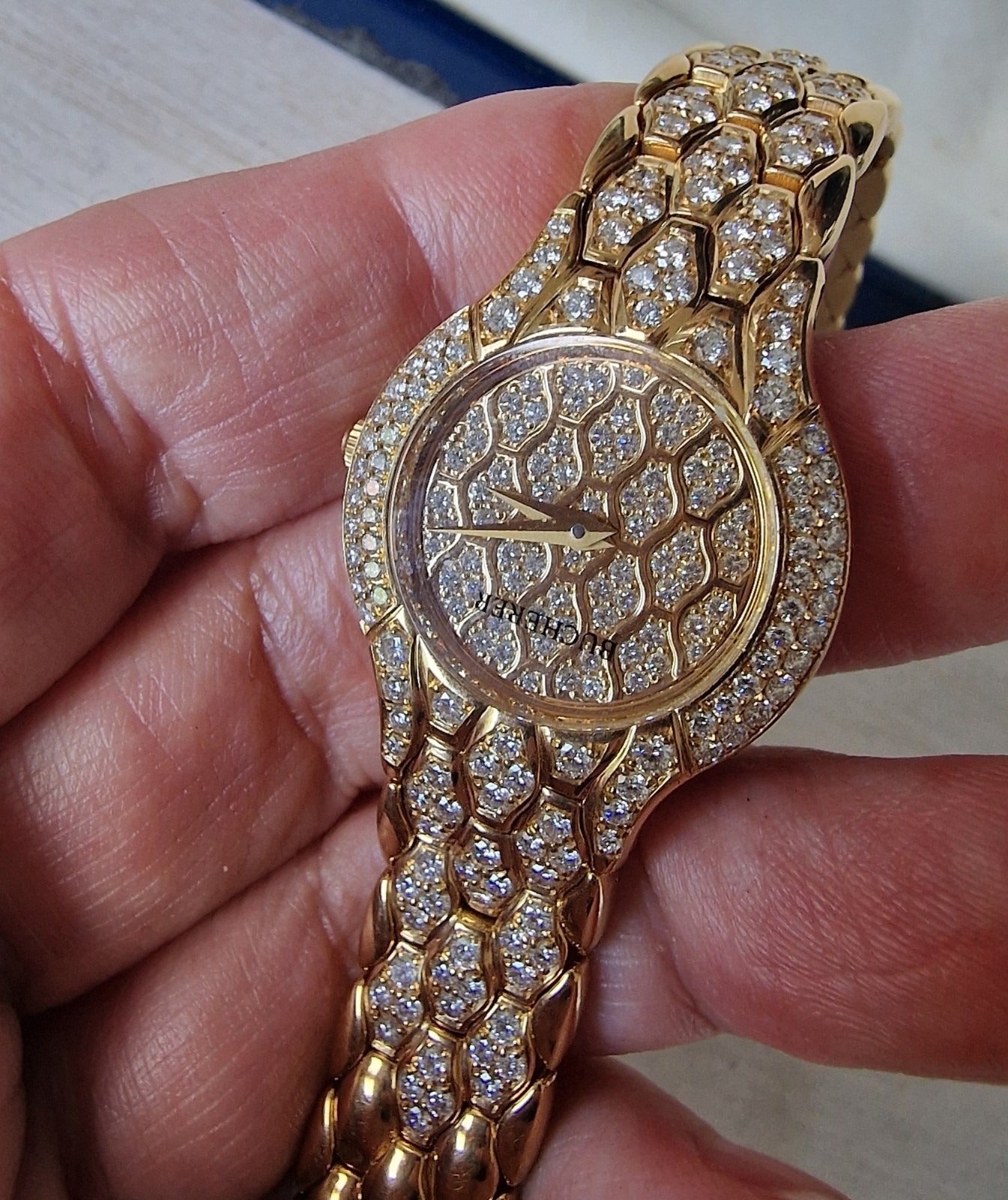 Ladies' Bucherer Medea yellow gold watch with diamond setting, 1997