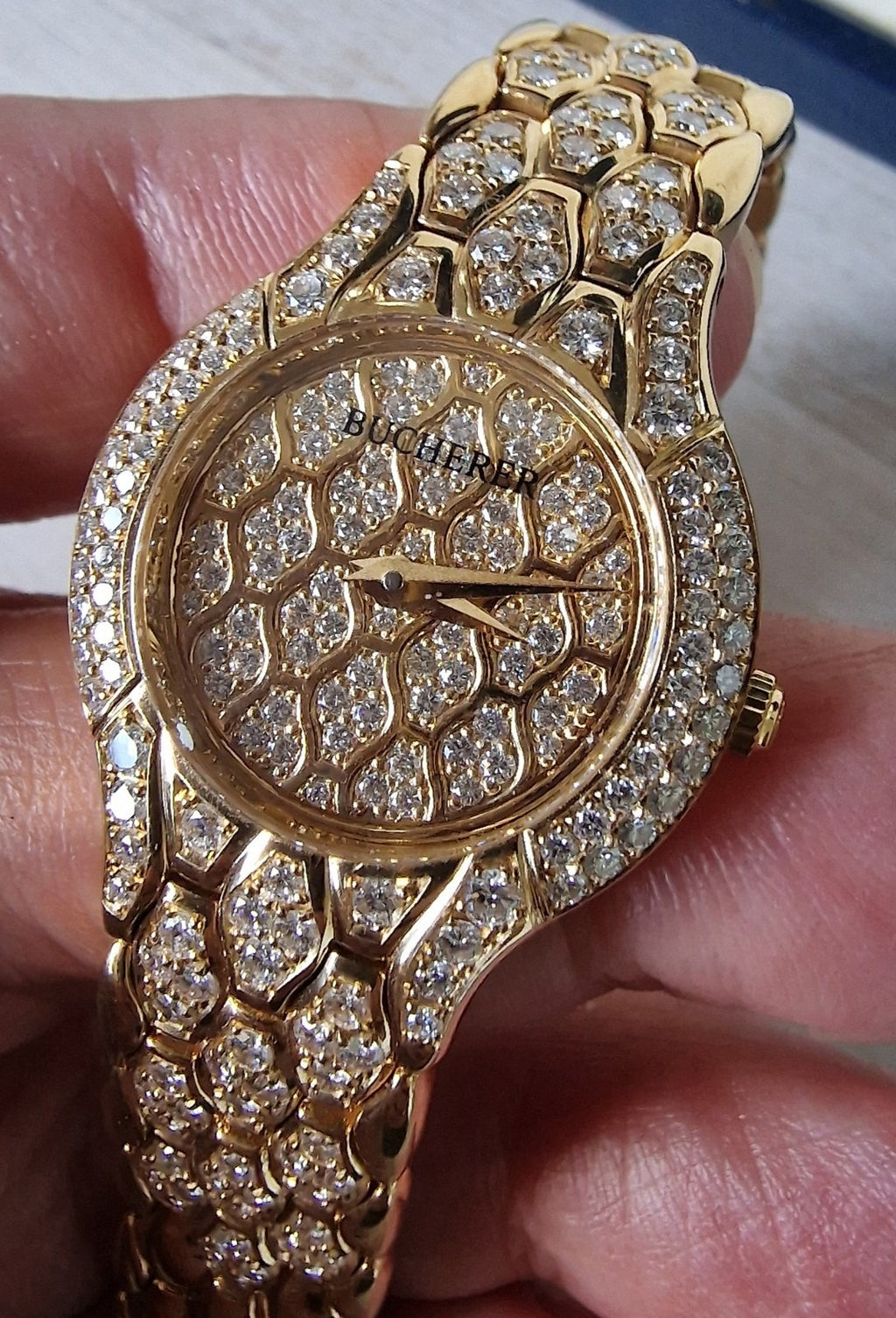 Ladies' Bucherer Medea yellow gold watch with diamond setting, 1997