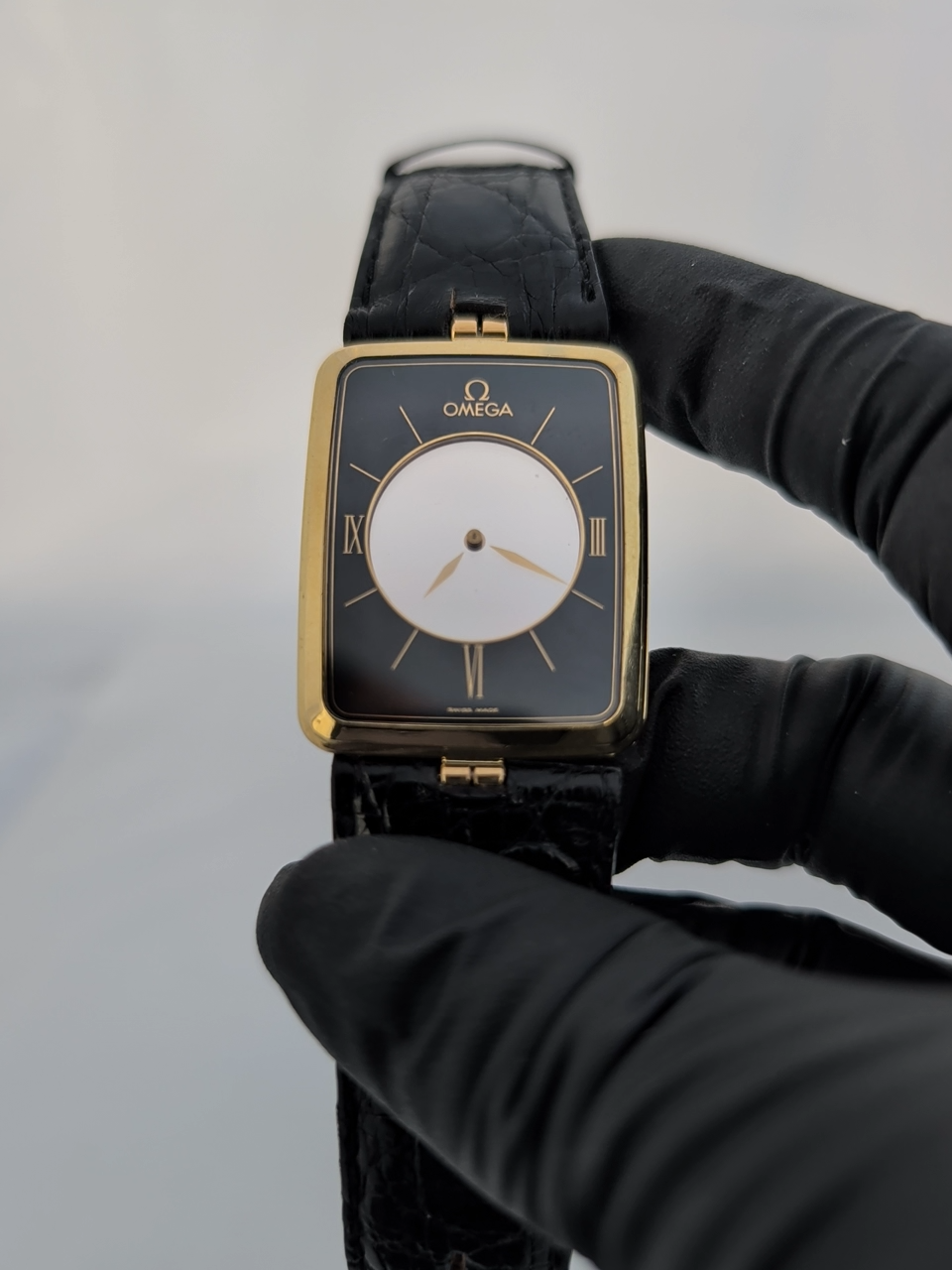 RARE OMEGA LA MAGIQUE SCARFACE 18K YELLOW GOLD QUARTZ WATCH 191.8523