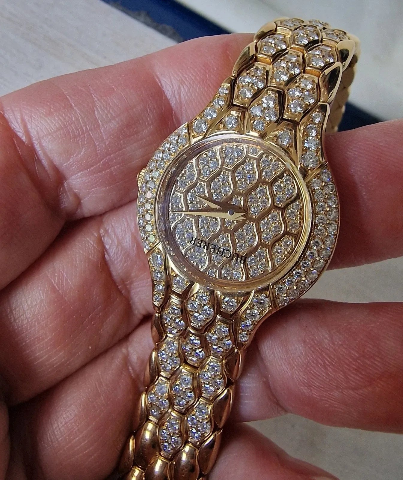 Ladies' Bucherer Medea yellow gold watch with diamond setting, 1997