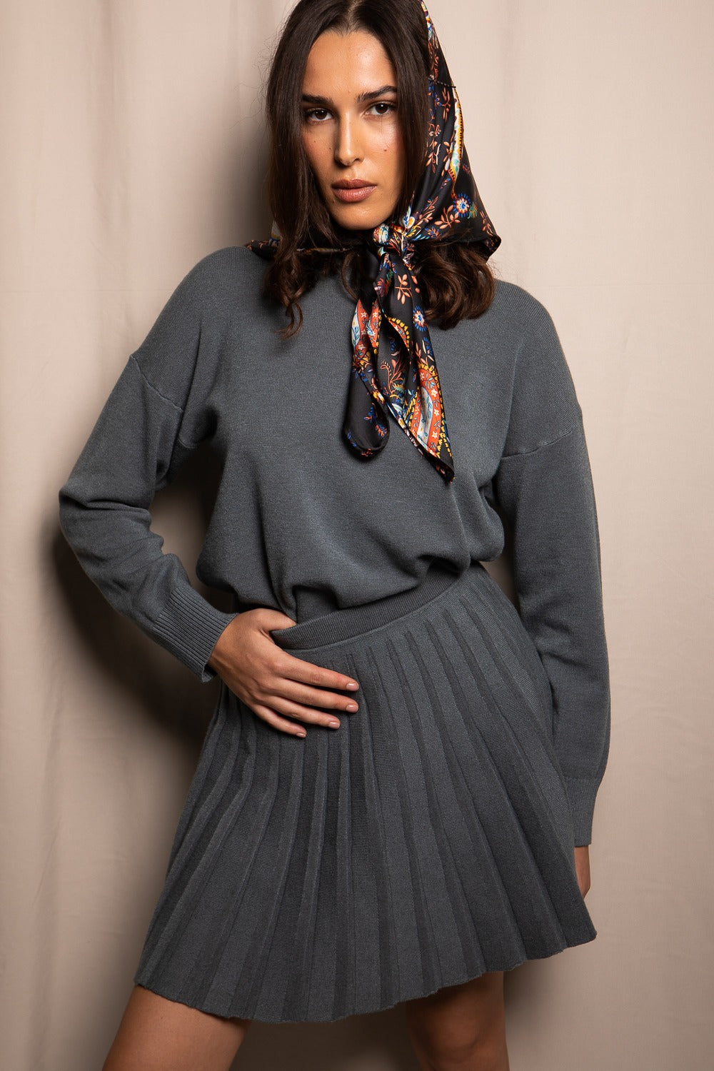 Set en maille – Jupe plissée et pull