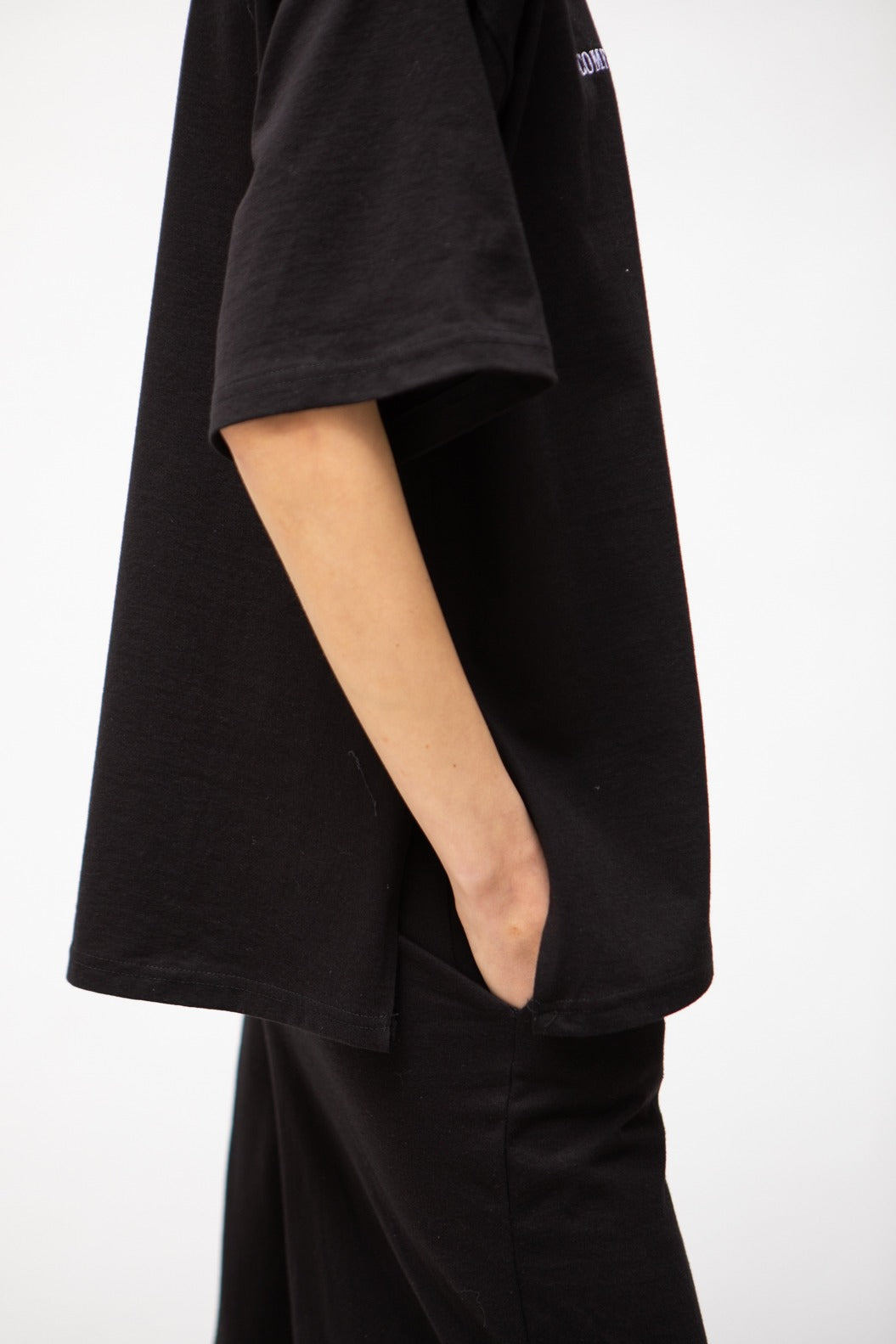 Ensemble T-shirt oversize brodé + pantalon