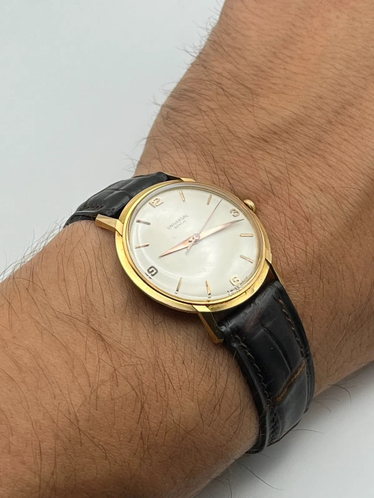 Universal Genève - 18k Yellow Gold Calatrava - Caliber 1005 - Vintage Mechanical Watch