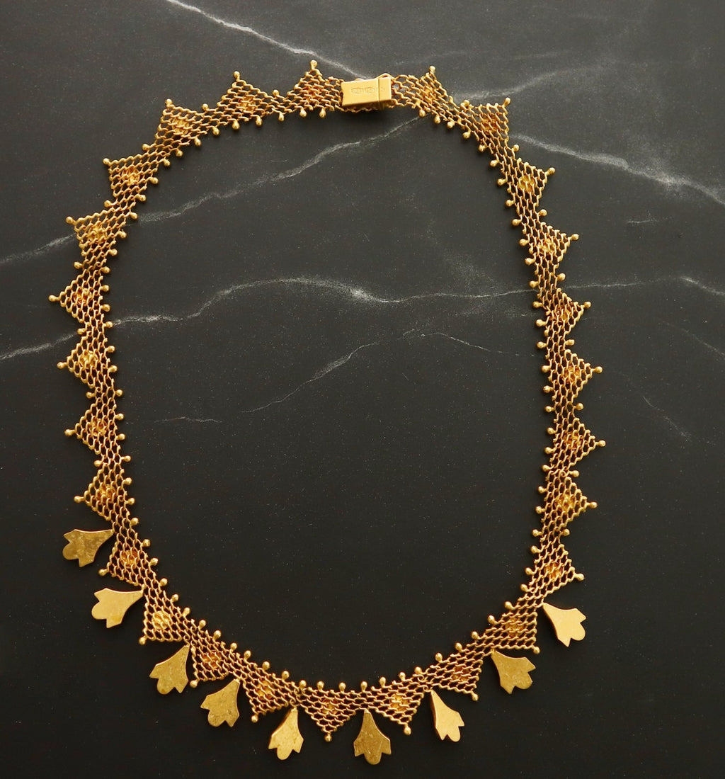 18-carat gold necklace/ 24.66 grams/ magnificent piece